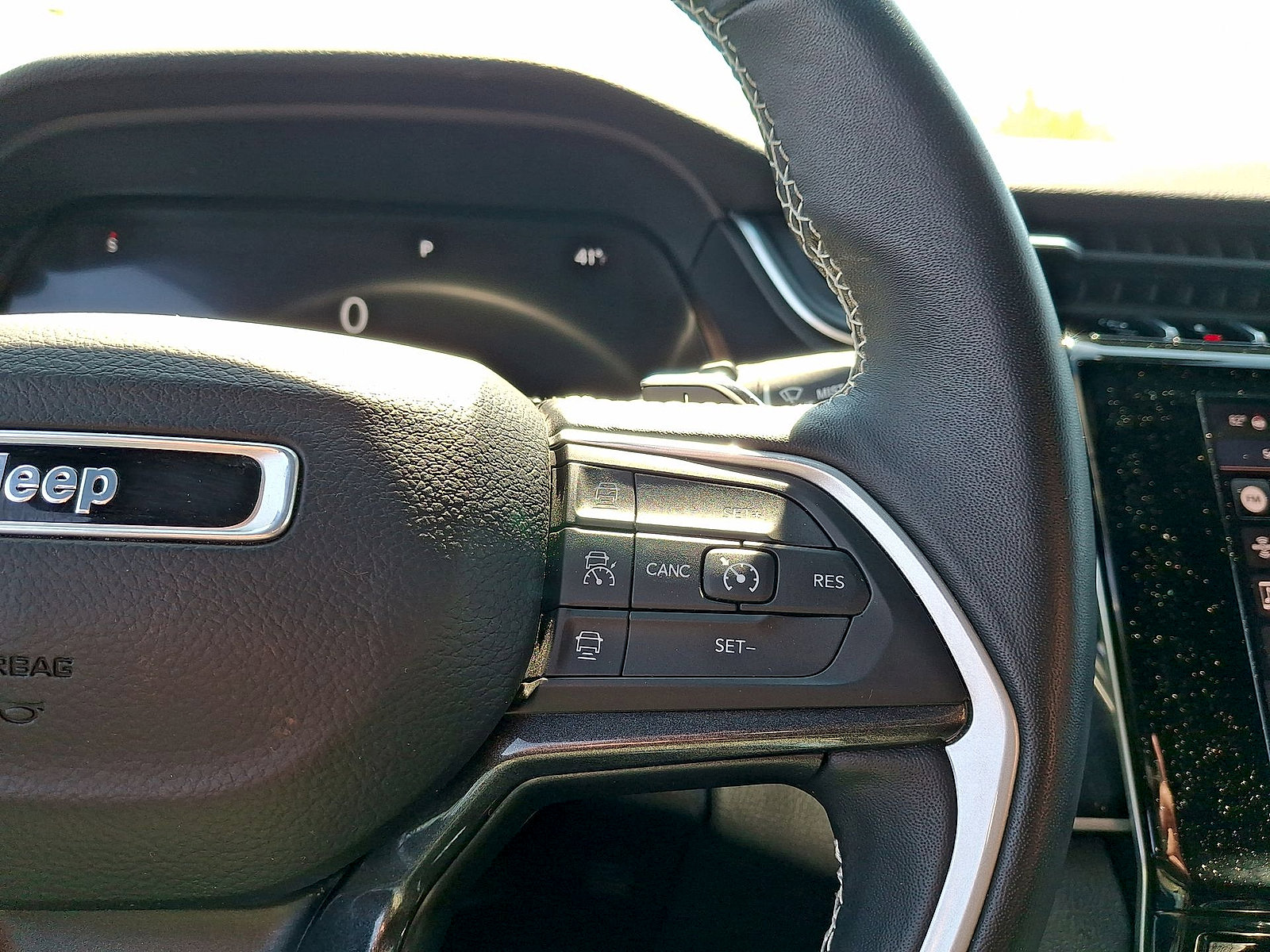 Used 2022 Jeep Grand Cherokee L Laredo AWD/4WD image 18