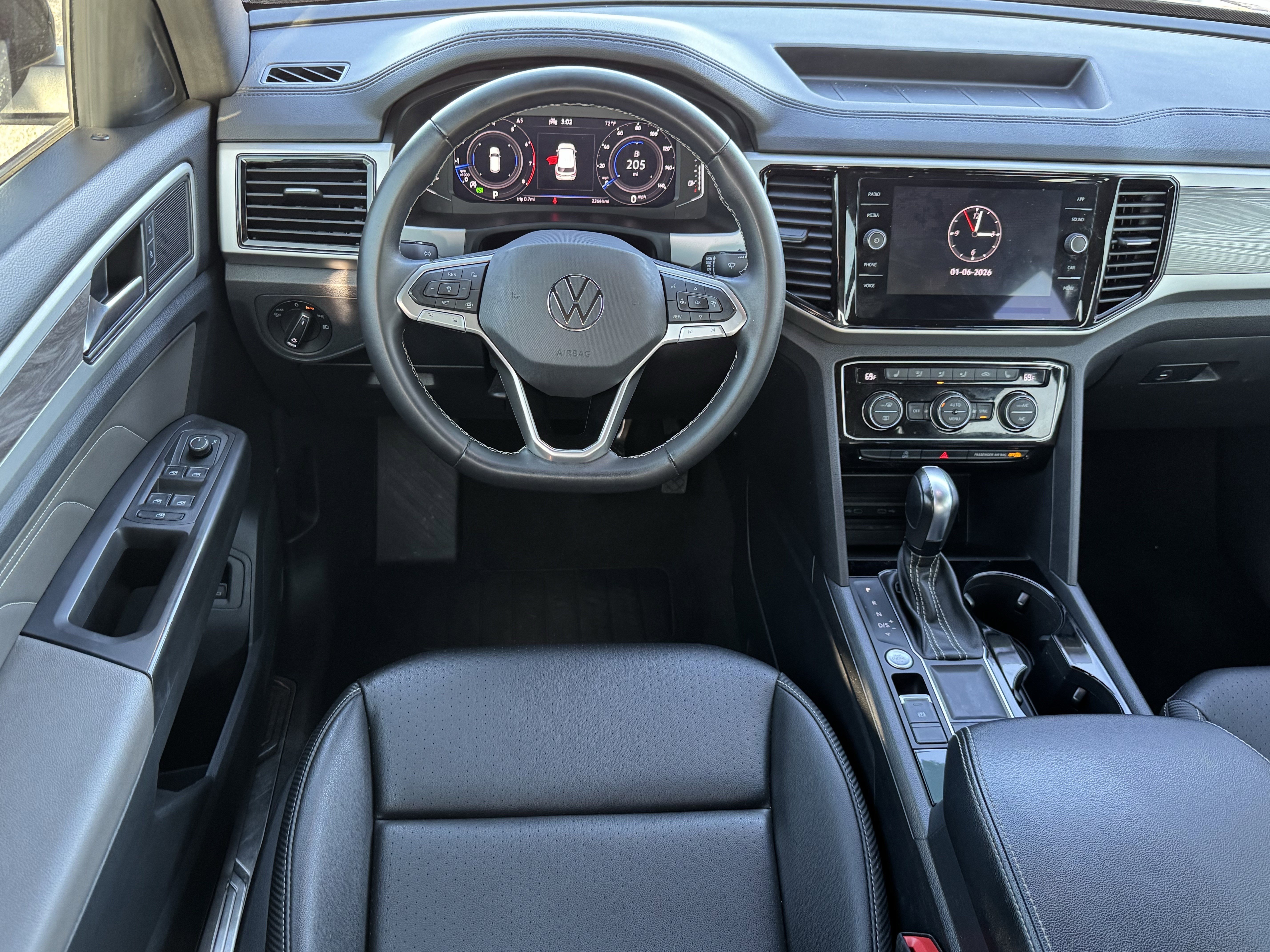 Used 2023 Volkswagen Atlas Cross Sport SE image 7