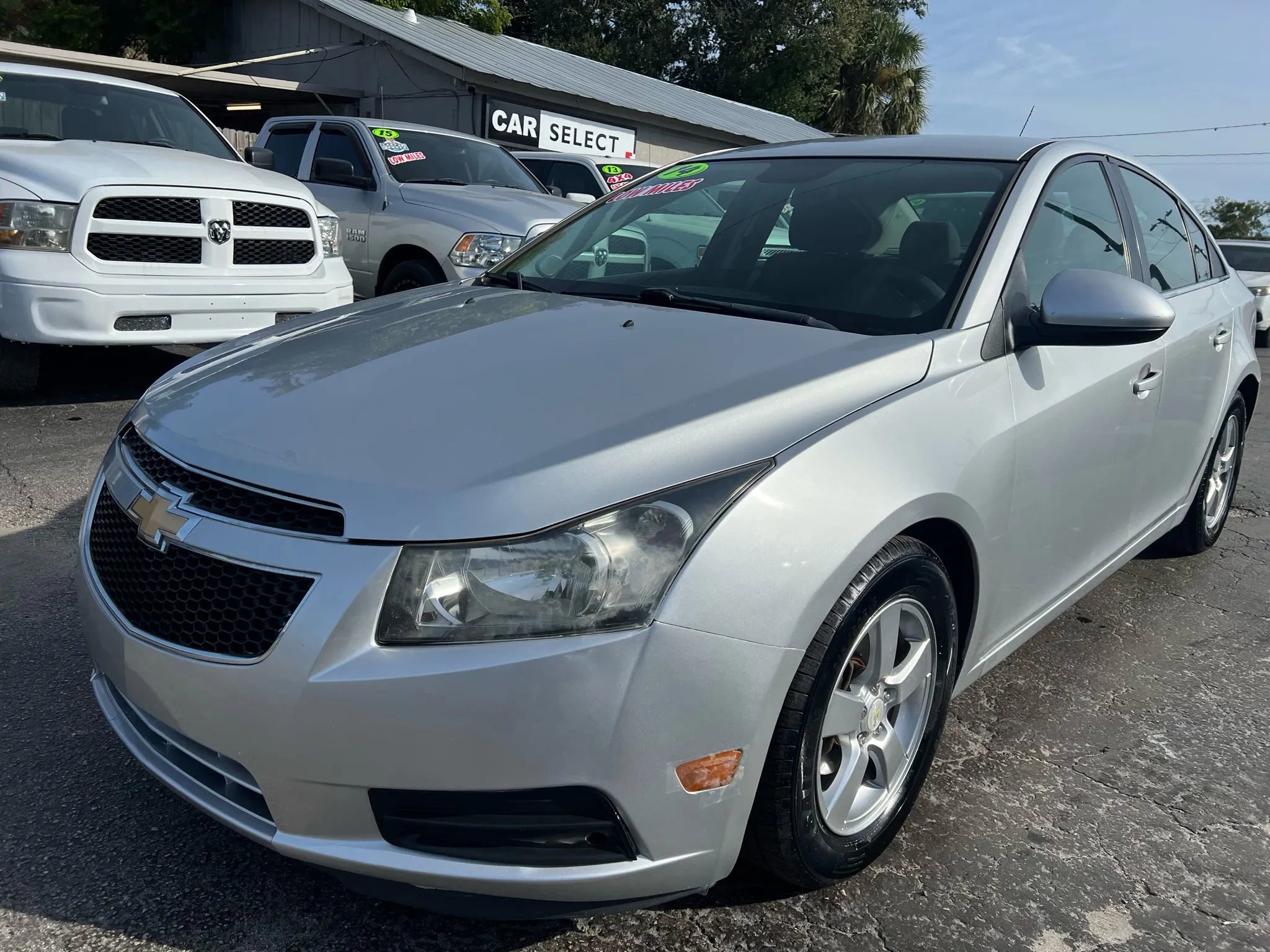 Used 2014 Chevrolet Cruze LT image 2