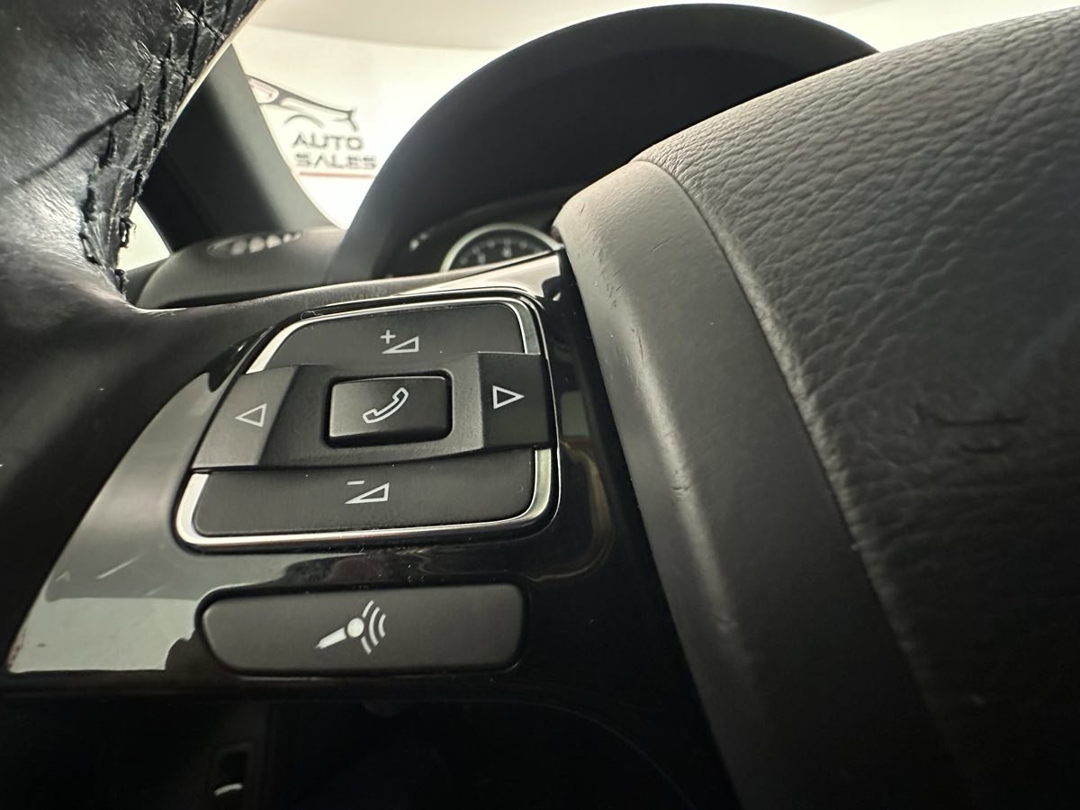 Used 2017 Volkswagen Touareg Wolfsburg Edition image 30