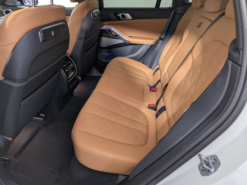 Used 2026 BMW X6 xDrive40i w/ Climate Comfort Package AWD/4WD image 47