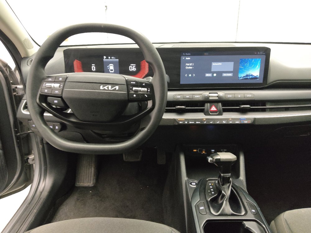 Used 2025 Kia K4 FWD image 22