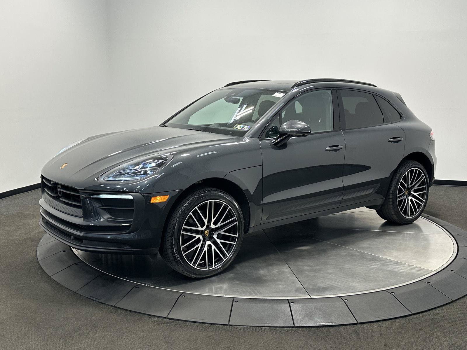 Certified 2026 Porsche Macan AWD/4WD image 1