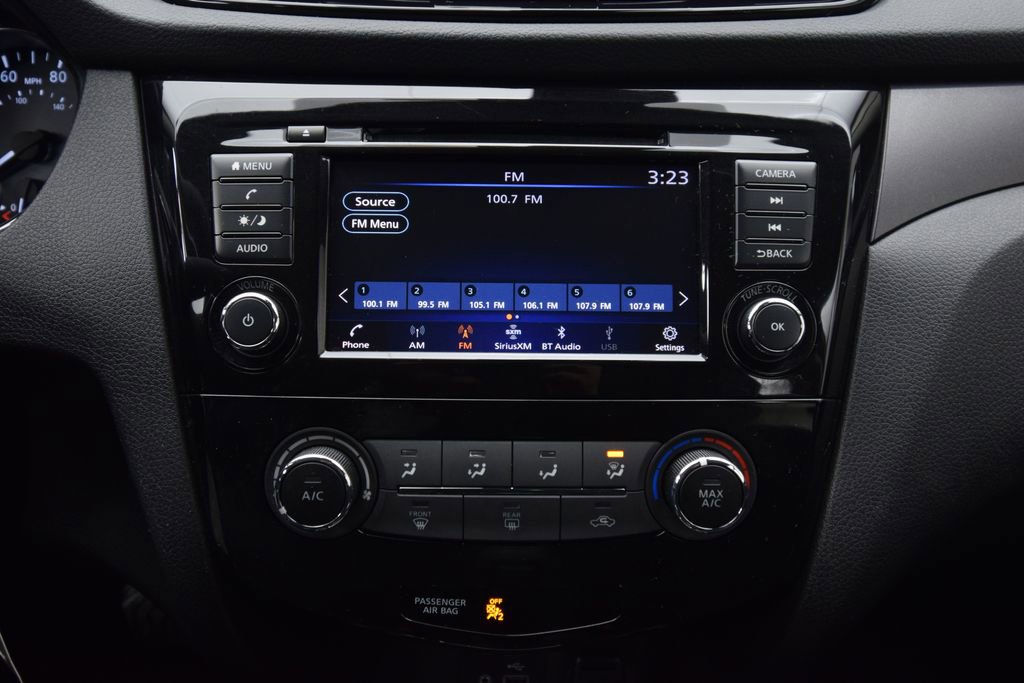 Used 2022 Nissan Rogue Sport S image 17