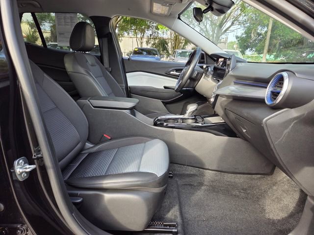 Certified 2025 Chevrolet Trax LT w/ LT Convenience Package FWD image 24