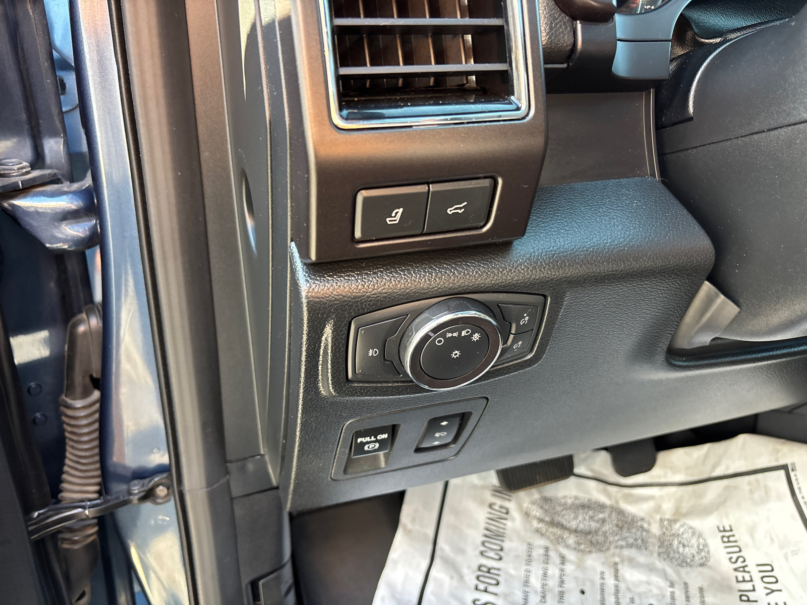 Used 2019 Ford Expedition Limited w/ Equipment Group 303A AWD/4WD image 13
