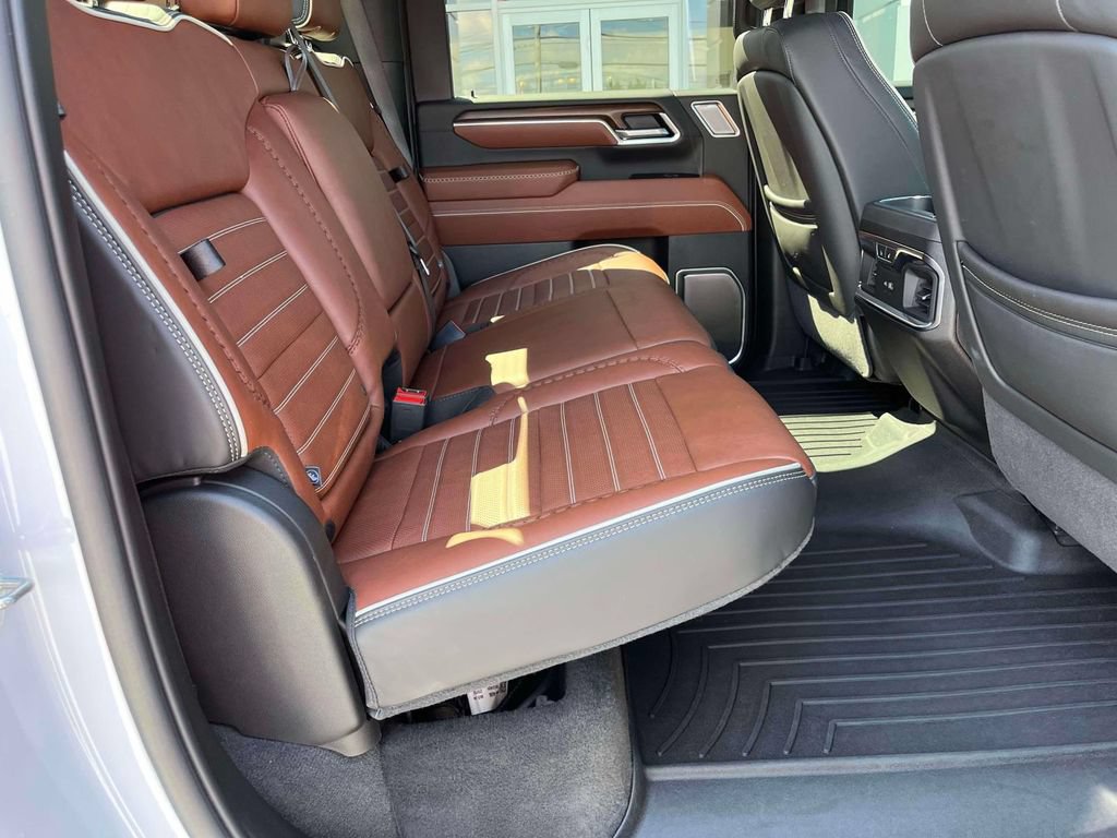 Used 2025 GMC Sierra 2500 Denali Ultimate AWD/4WD image 19