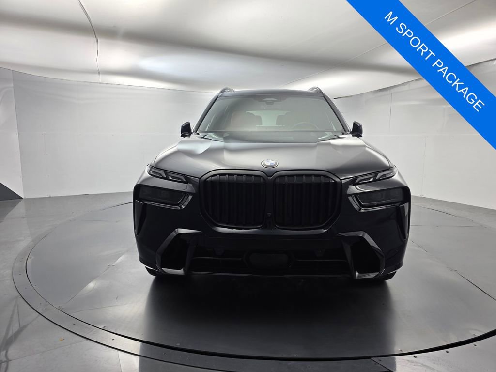 Used 2025 BMW X7 xDrive40i w/ M Sport Package image 2