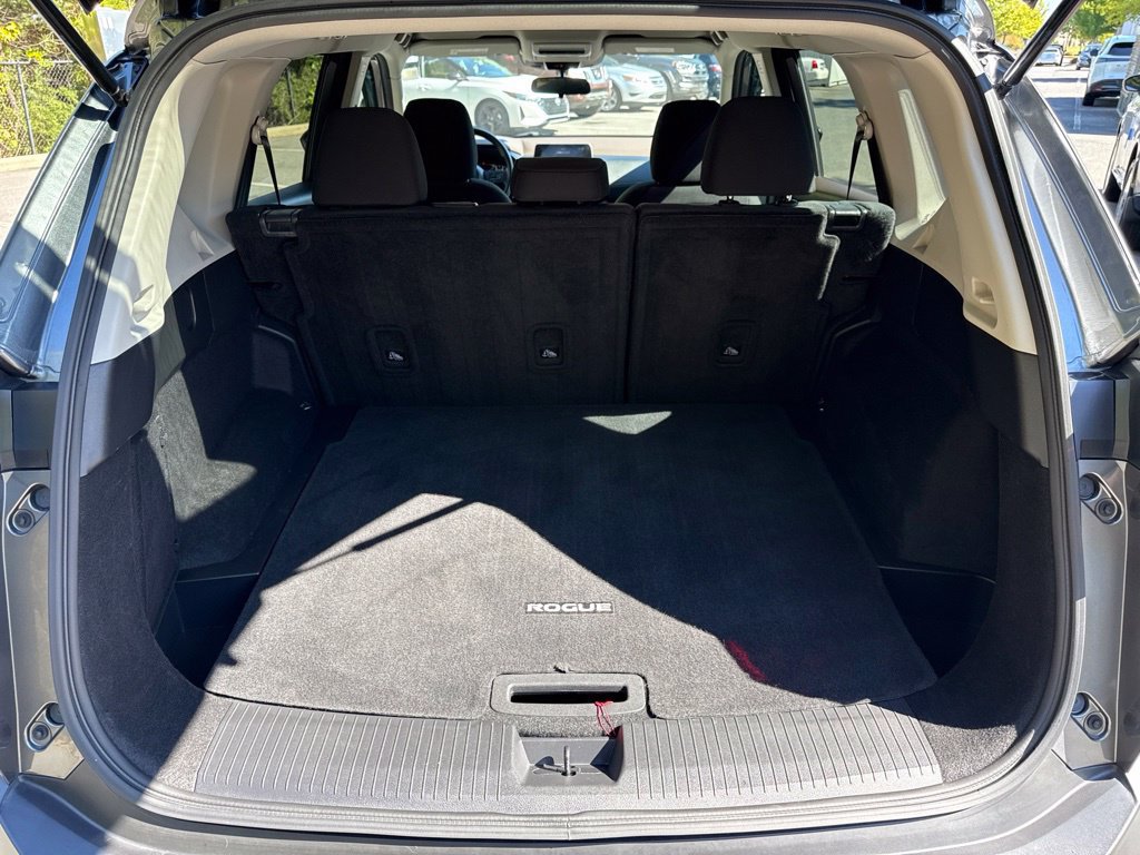 Used 2023 Nissan Rogue S FWD image 29