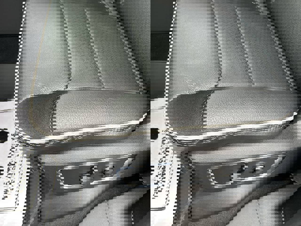 Used 2026 RAM 1500 Laramie image 23