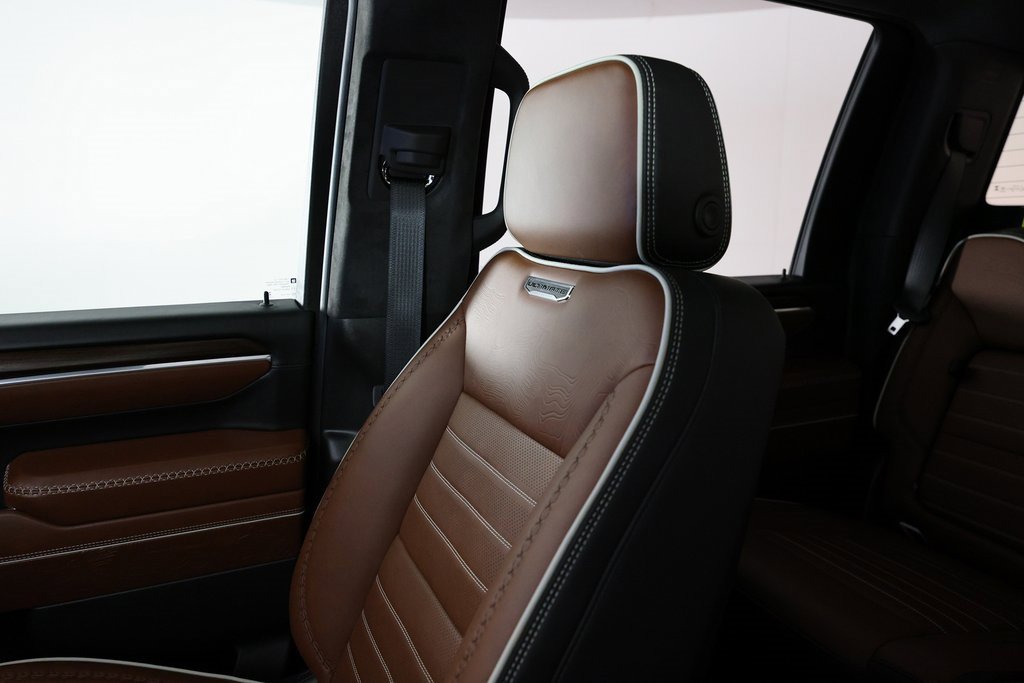 Used 2025 GMC Sierra 2500 Denali Ultimate image 41