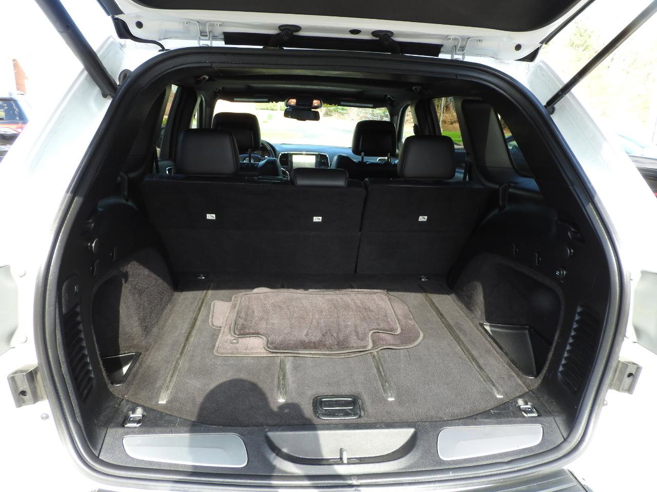 Used 2015 Jeep Grand Cherokee Limited AWD/4WD image 11