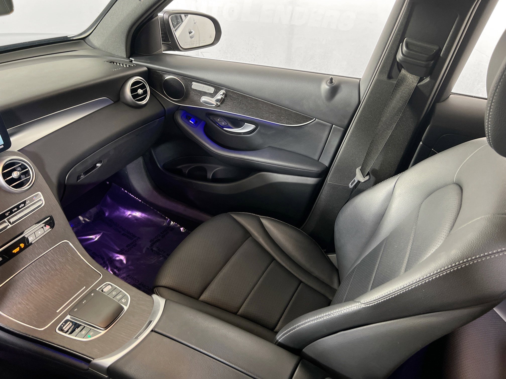 Used 2022 Mercedes-Benz GLC 300 4MATIC image 23