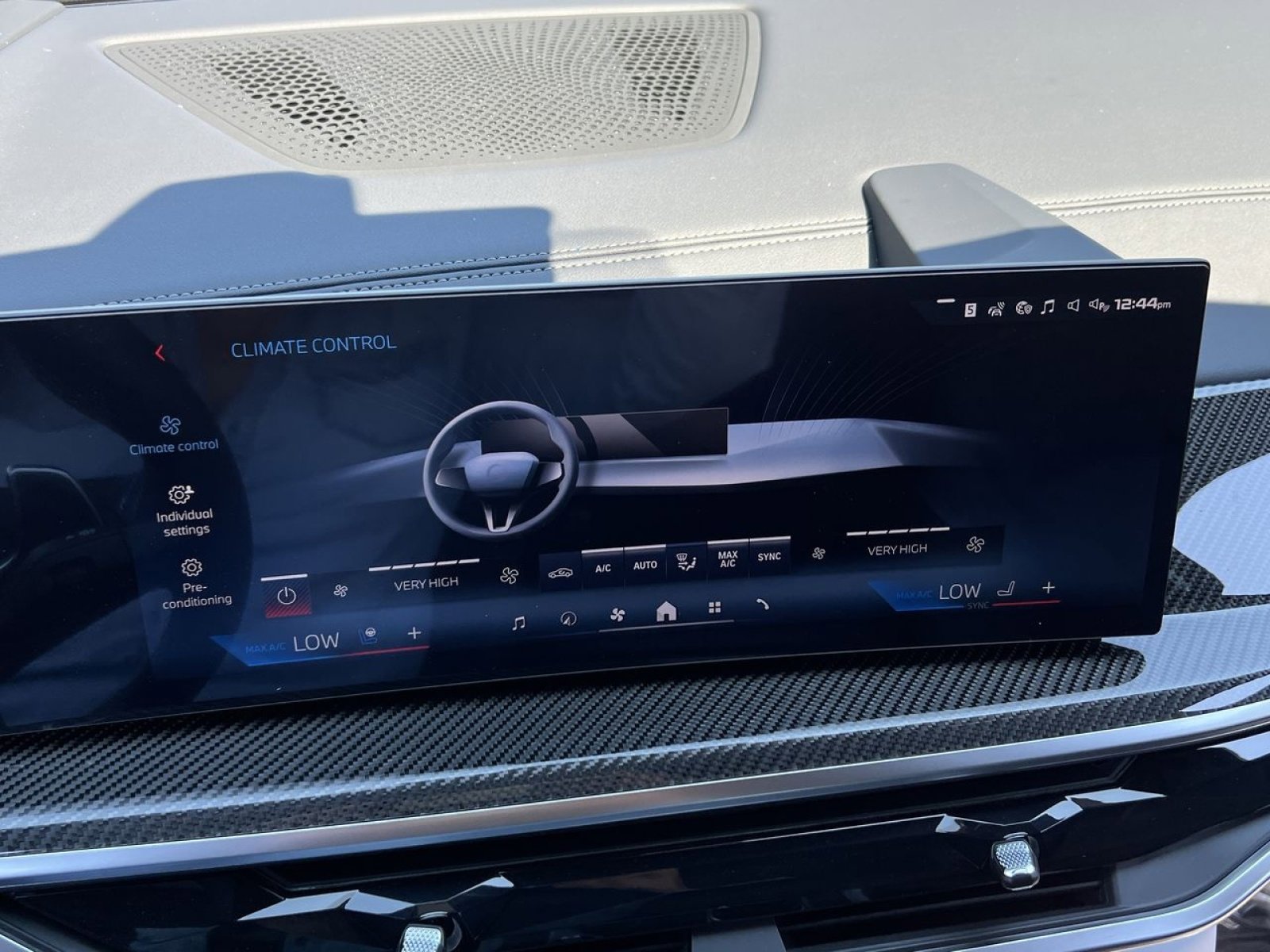 New 2026 BMW X5 M60i image 18