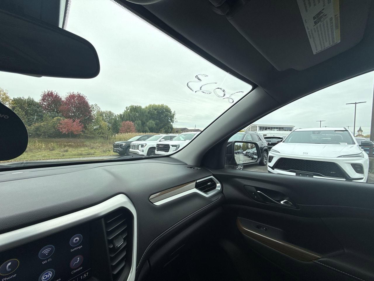 Certified 2023 GMC Acadia SLE w/ Driver Convenience Package image 10