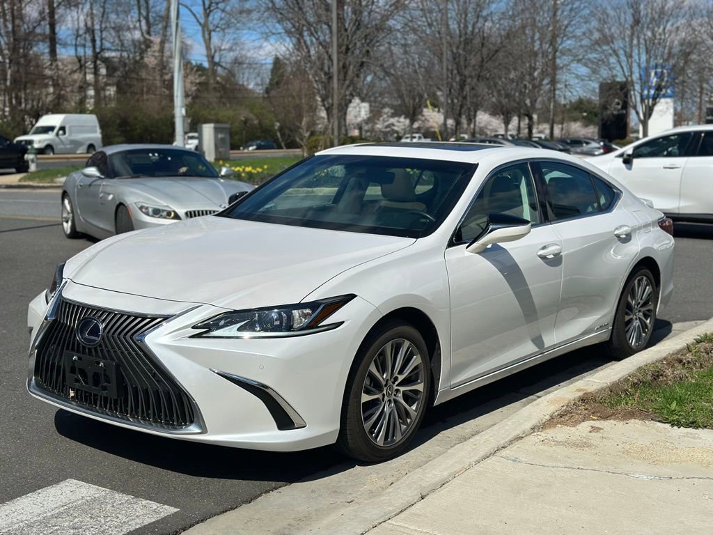 Used 2021 Lexus ES 300h w/ Premium Package image 3