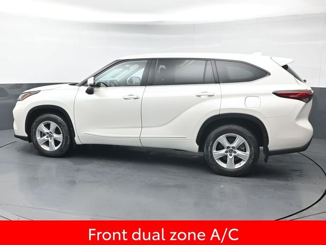 Used 2021 Toyota Highlander LE AWD/4WD image 4