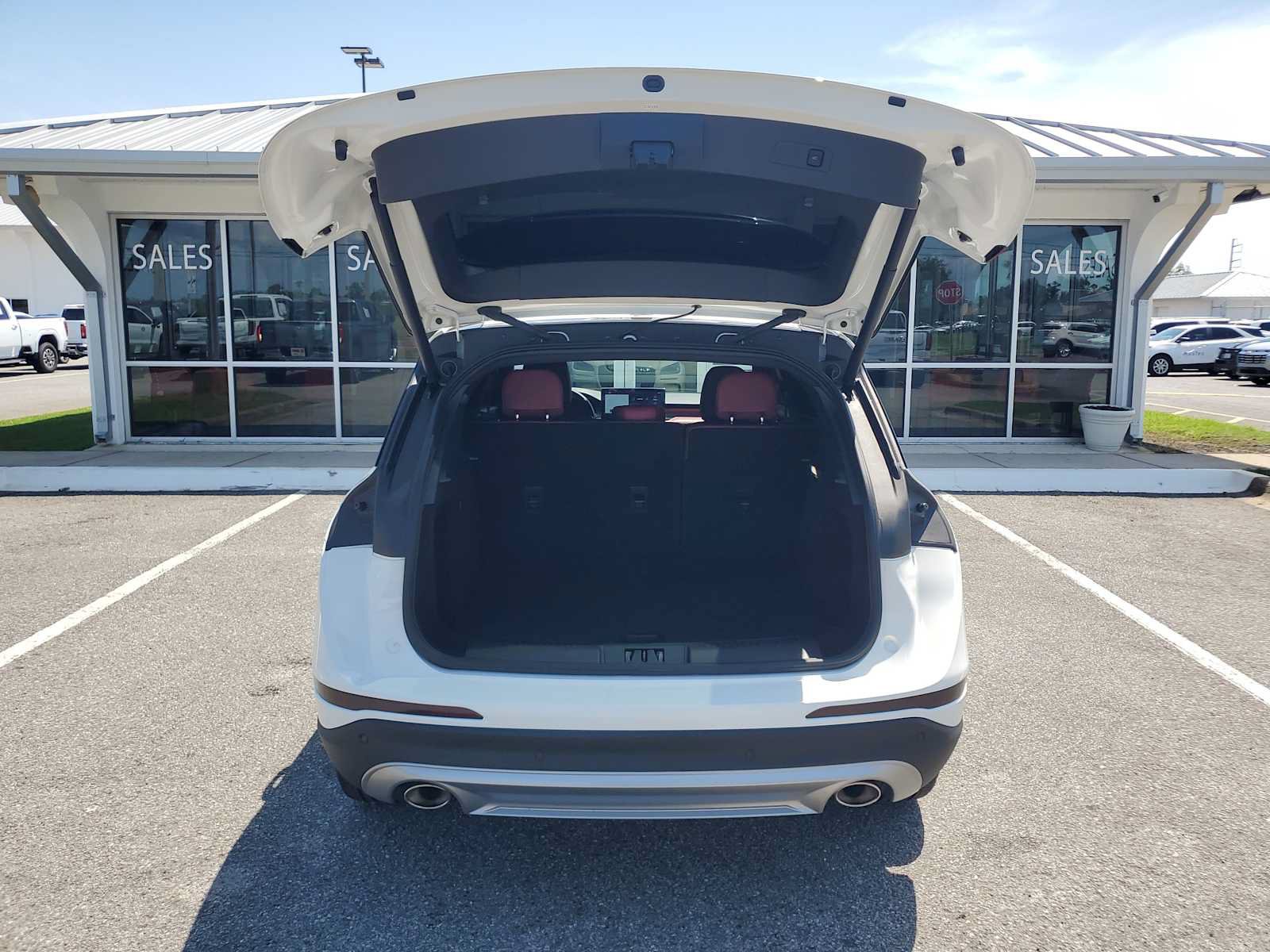 Used 2023 Lincoln Corsair Reserve FWD image 5