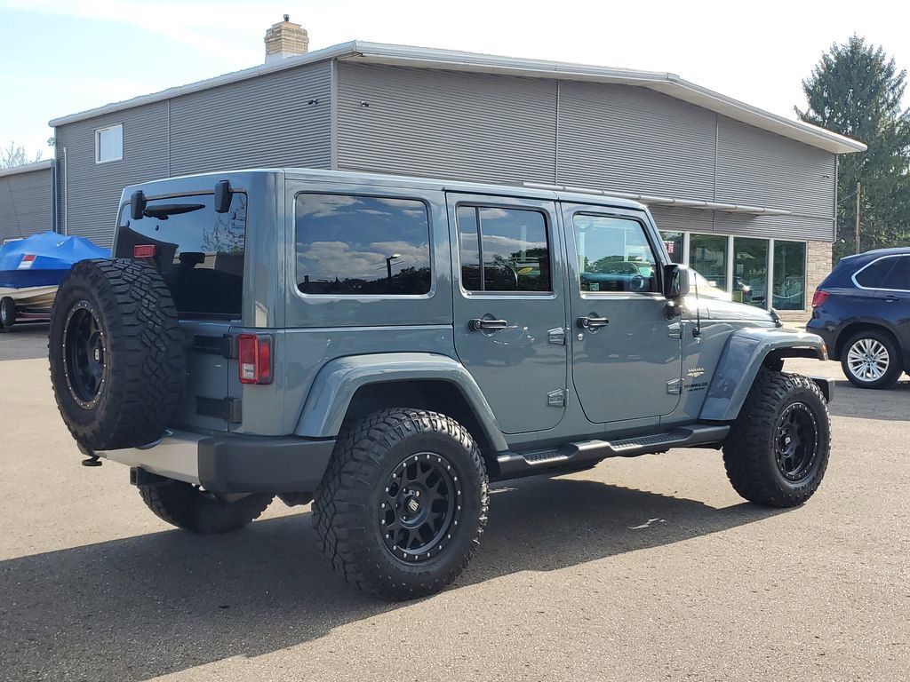 Used 2014 Jeep Wrangler Unlimited Sahara w/ Connectivity Group AWD/4WD image 3