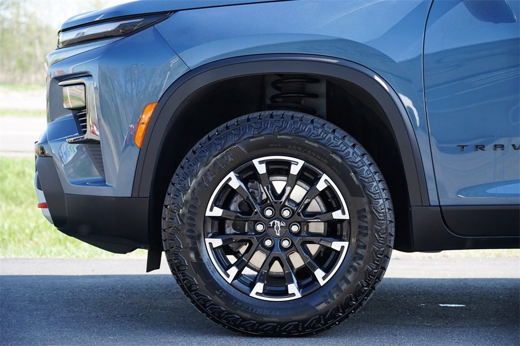 Used 2024 Chevrolet Traverse Z71 image 11