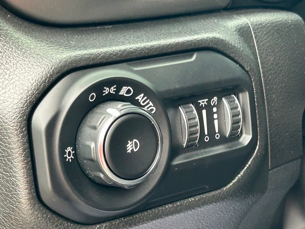Used 2022 Jeep Wrangler Unlimited Sahara AWD/4WD image 74
