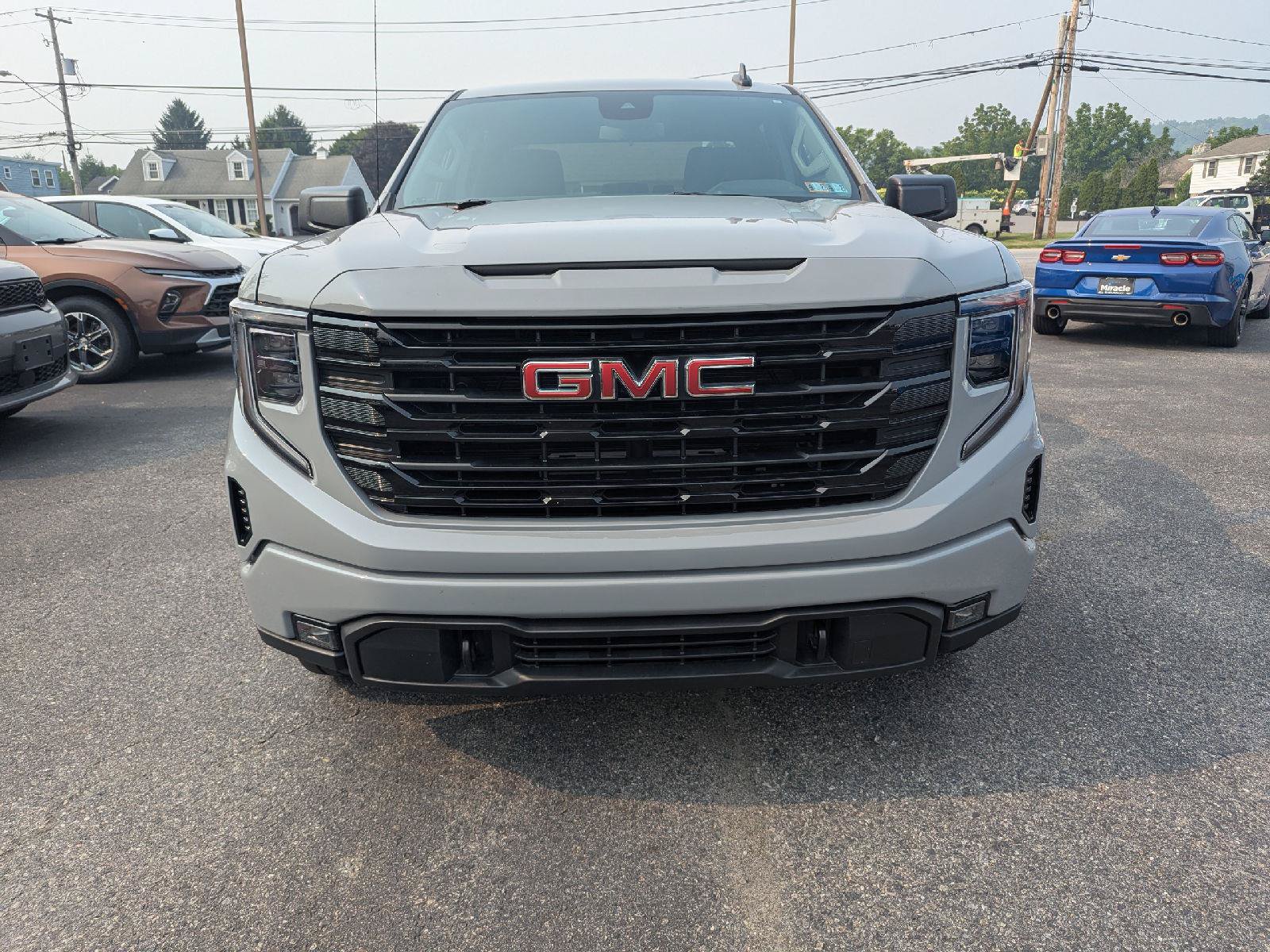 Used 2024 GMC Sierra 1500 Elevation AWD/4WD image 2