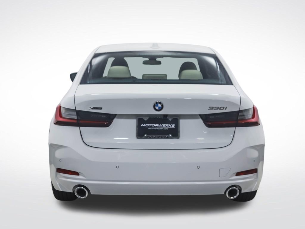 Used 2025 BMW 330i xDrive Sedan w/ Convenience Package AWD/4WD image 5