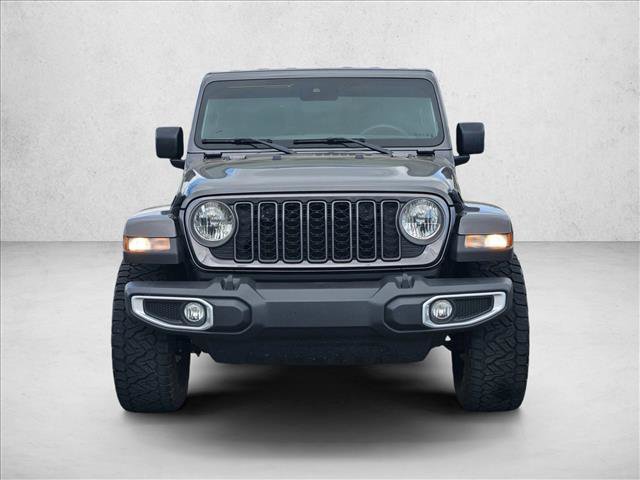 Used 2024 Jeep Gladiator Sport image 2