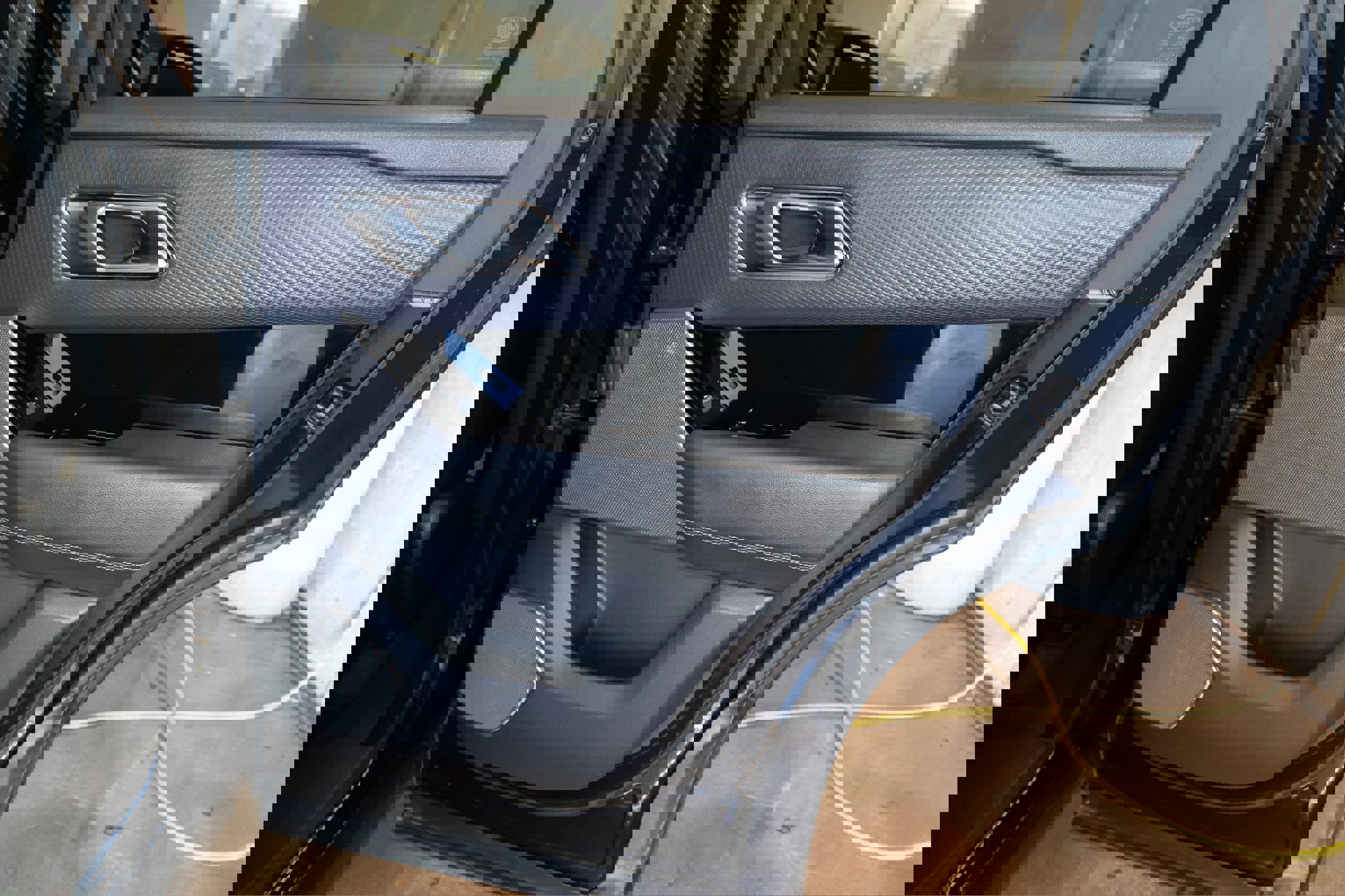 Used 2021 Land Rover Range Rover Velar R-Dynamic S image 15