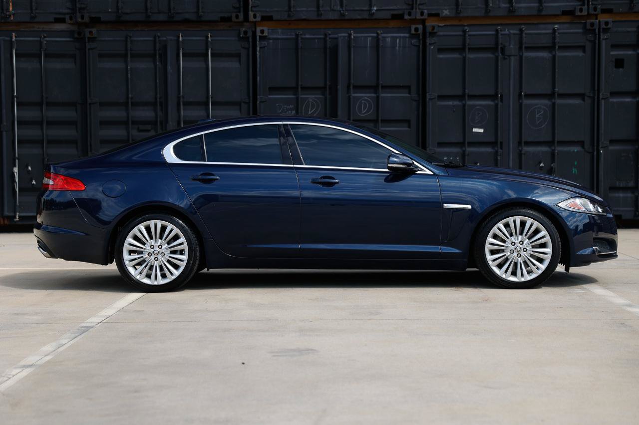 Used 2012 Jaguar XF Portfolio RWD image 13
