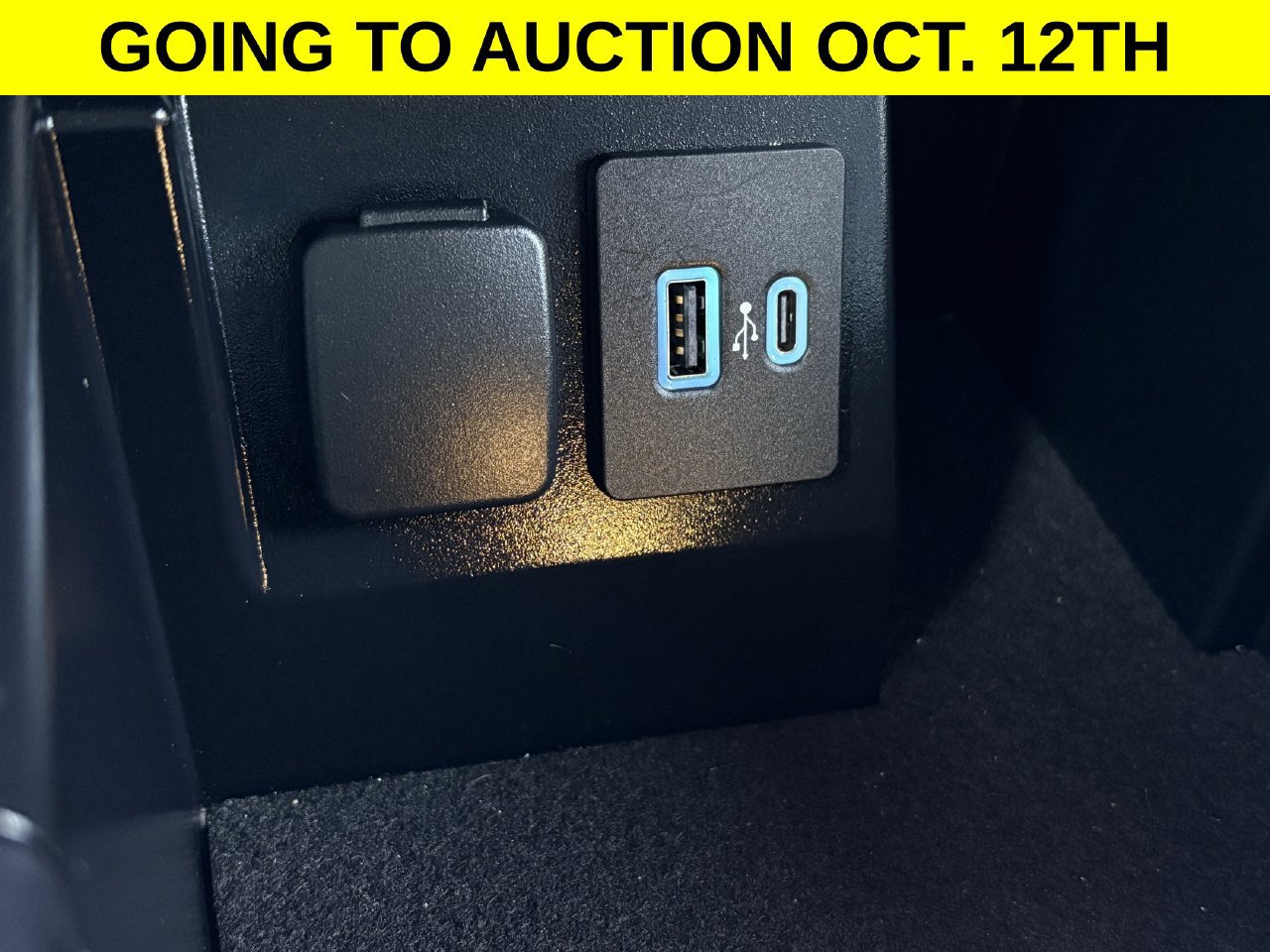 Used 2024 Ford Explorer XLT w/ Equipment Group 202A AWD/4WD image 20