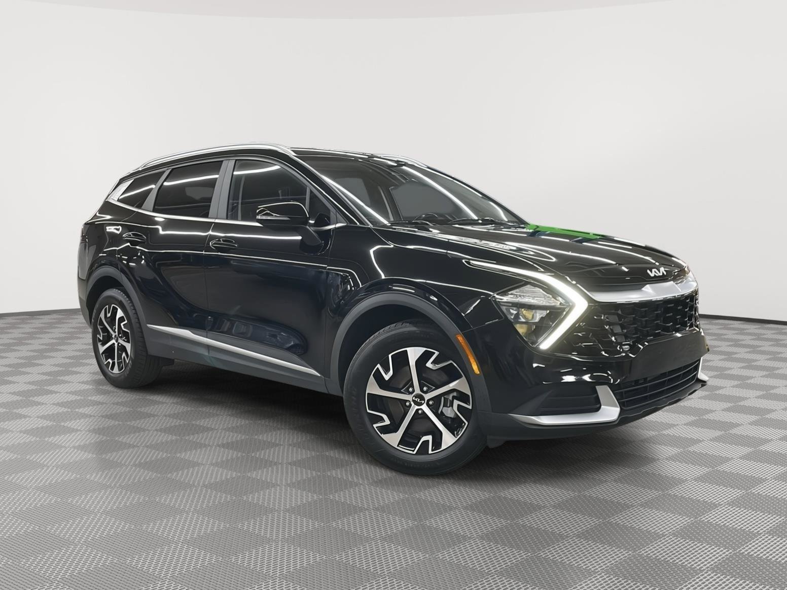 Used 2023 Kia Sportage EX image 2