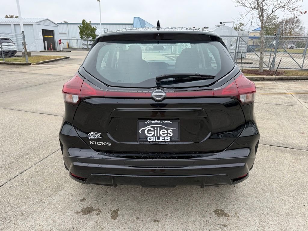 Used 2025 Nissan Kicks Play S image 4