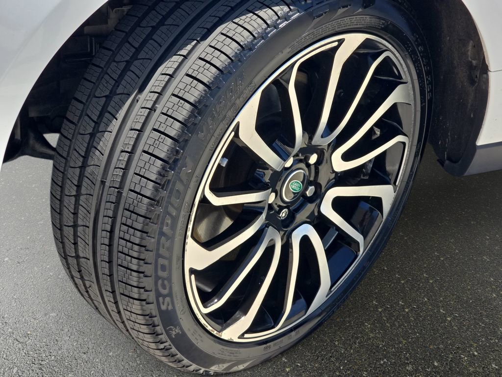 Used 2019 Land Rover Range Rover Supercharged AWD/4WD image 36