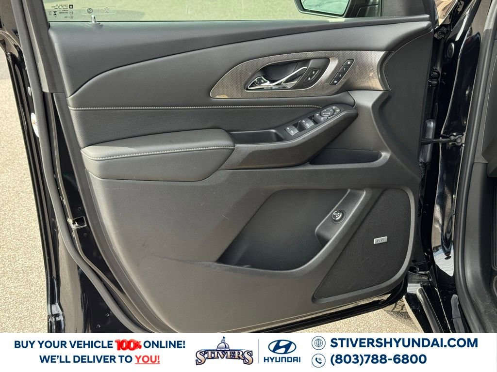 Used 2023 Chevrolet Traverse Premier image 31