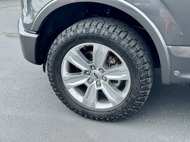 Used 2016 Ford F150 Platinum w/ Equipment Group 701A Luxury AWD/4WD image 8
