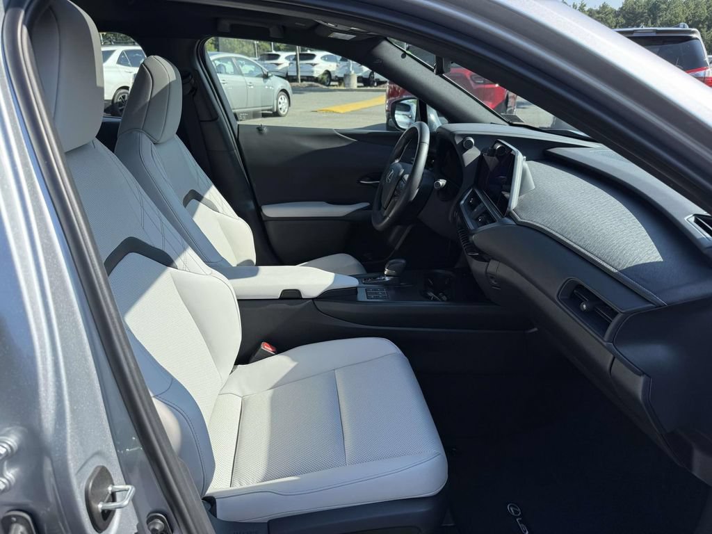Used 2025 Lexus UX 300h AWD w/ Accessory Package (Z1) image 14