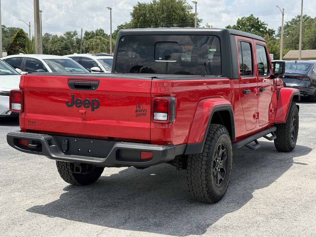 Used 2022 Jeep Gladiator Sport AWD/4WD image 5