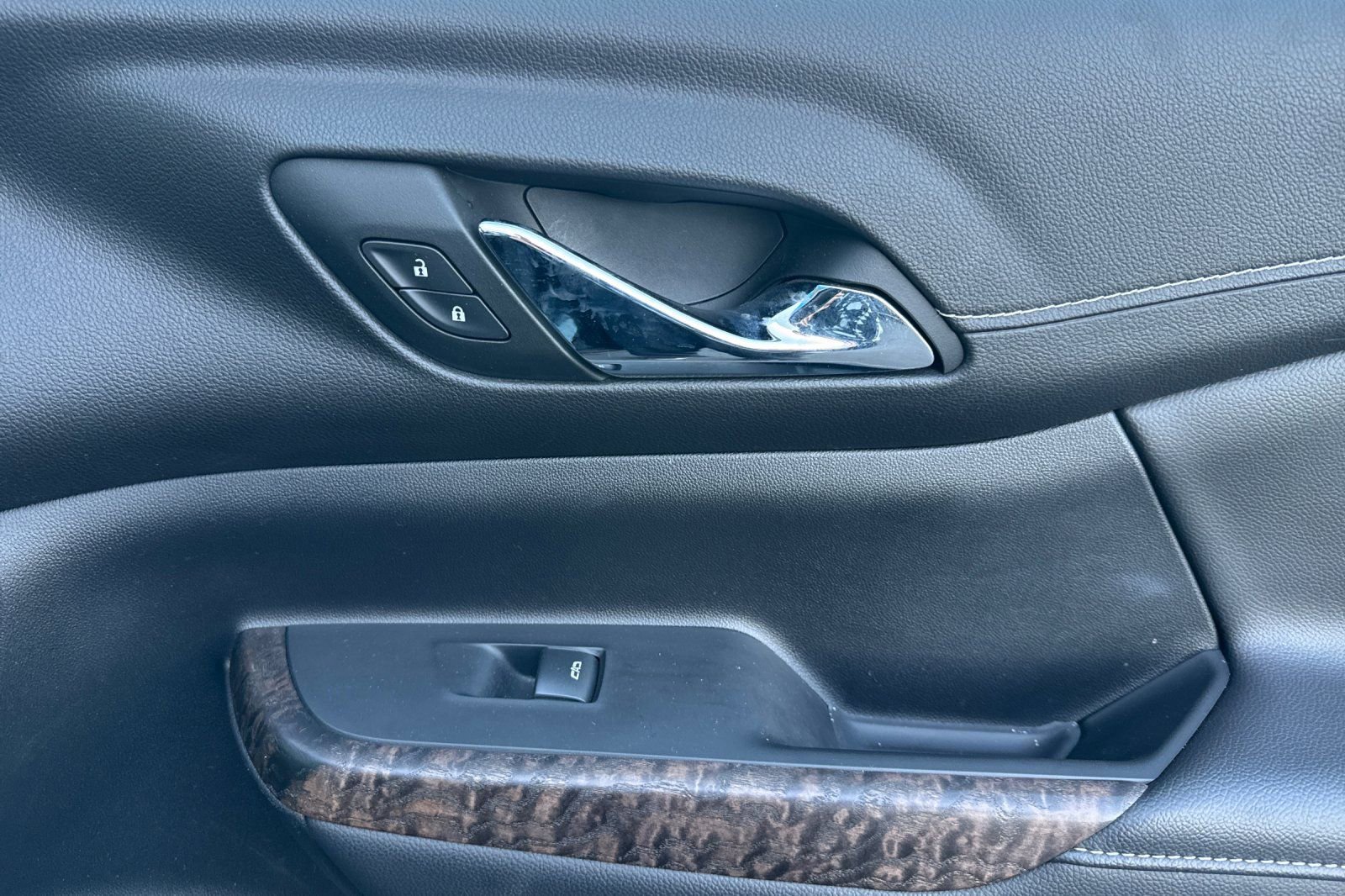 Used 2023 GMC Acadia Denali w/ Black Diamond Edition image 21