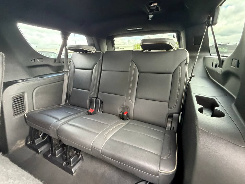 Certified 2024 GMC Yukon XL SLT w/ SLT Luxury Package AWD/4WD image 32
