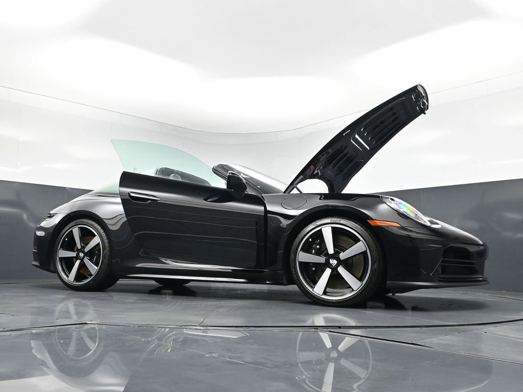 Certified 2026 Porsche 911 Targa 4S AWD/4WD image 37