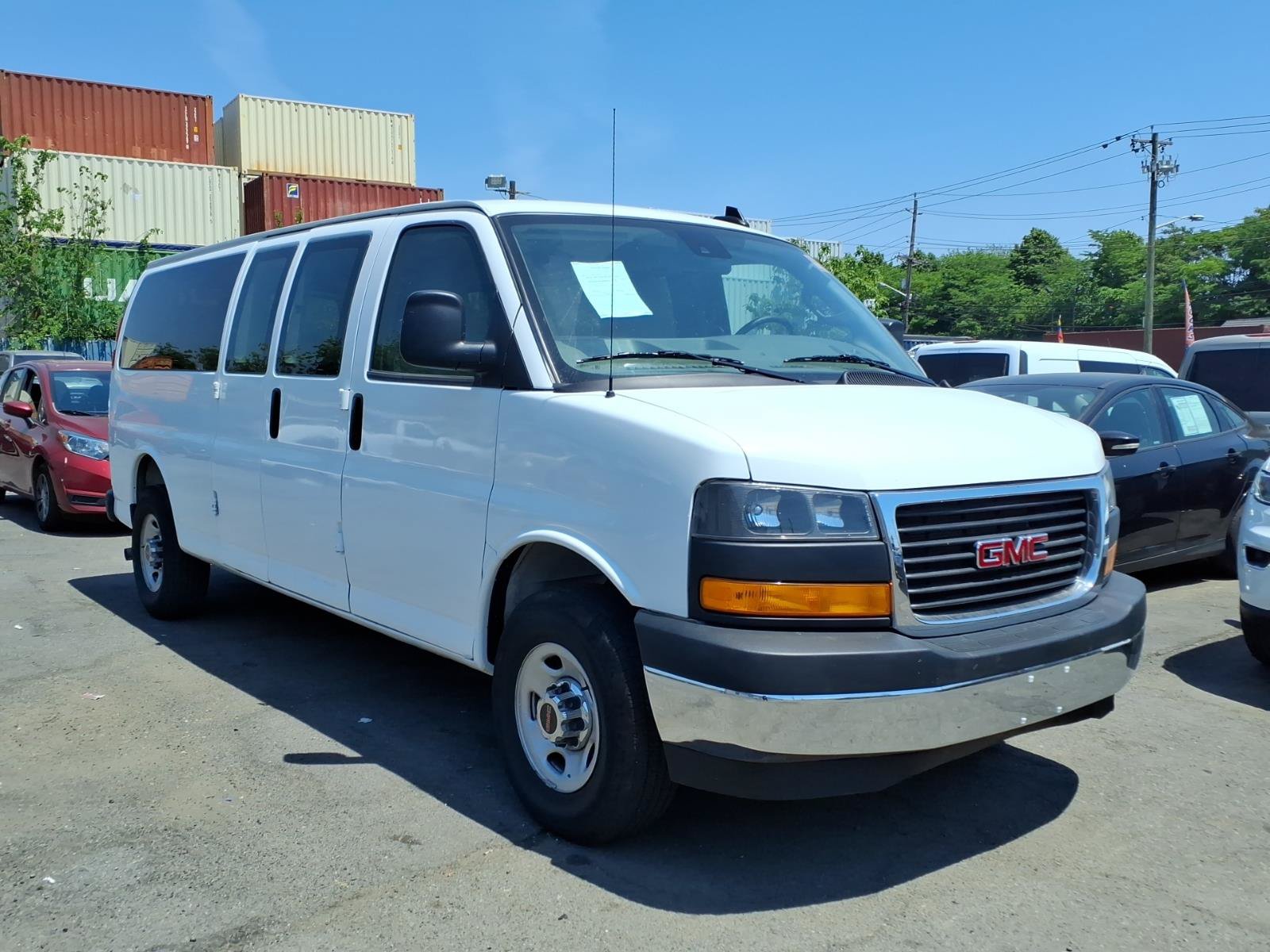 Used 2025 GMC Savana 3500 LT w/ LT Preferred Equipment Group RWD image 1