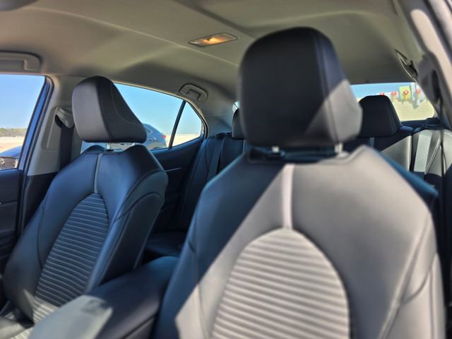 Used 2023 Toyota Camry SE w/ Cold Weather Package image 12