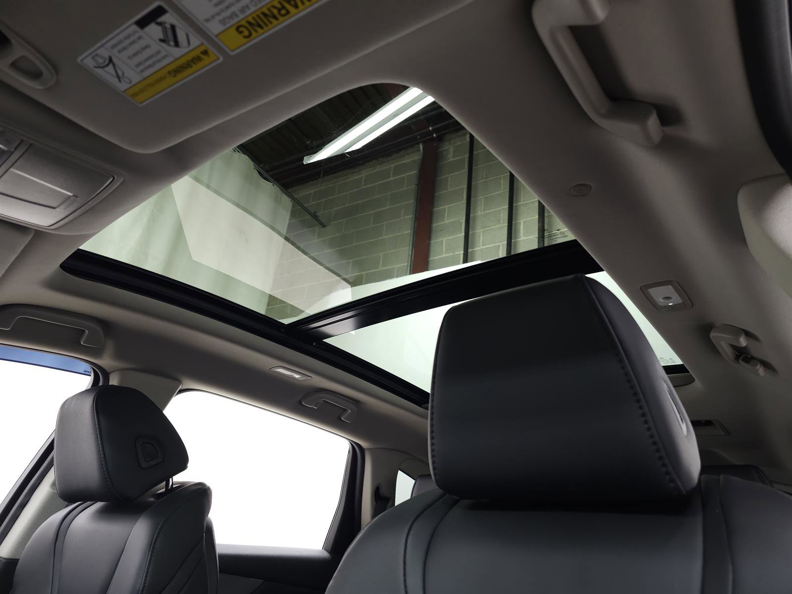 Used 2023 Acura MDX SH-AWD image 16