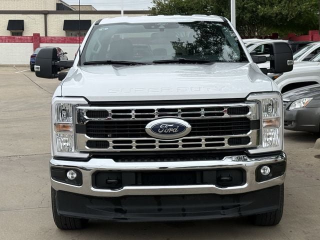 Used 2025 Ford F250 4x4 Crew Cab Super Duty image 6