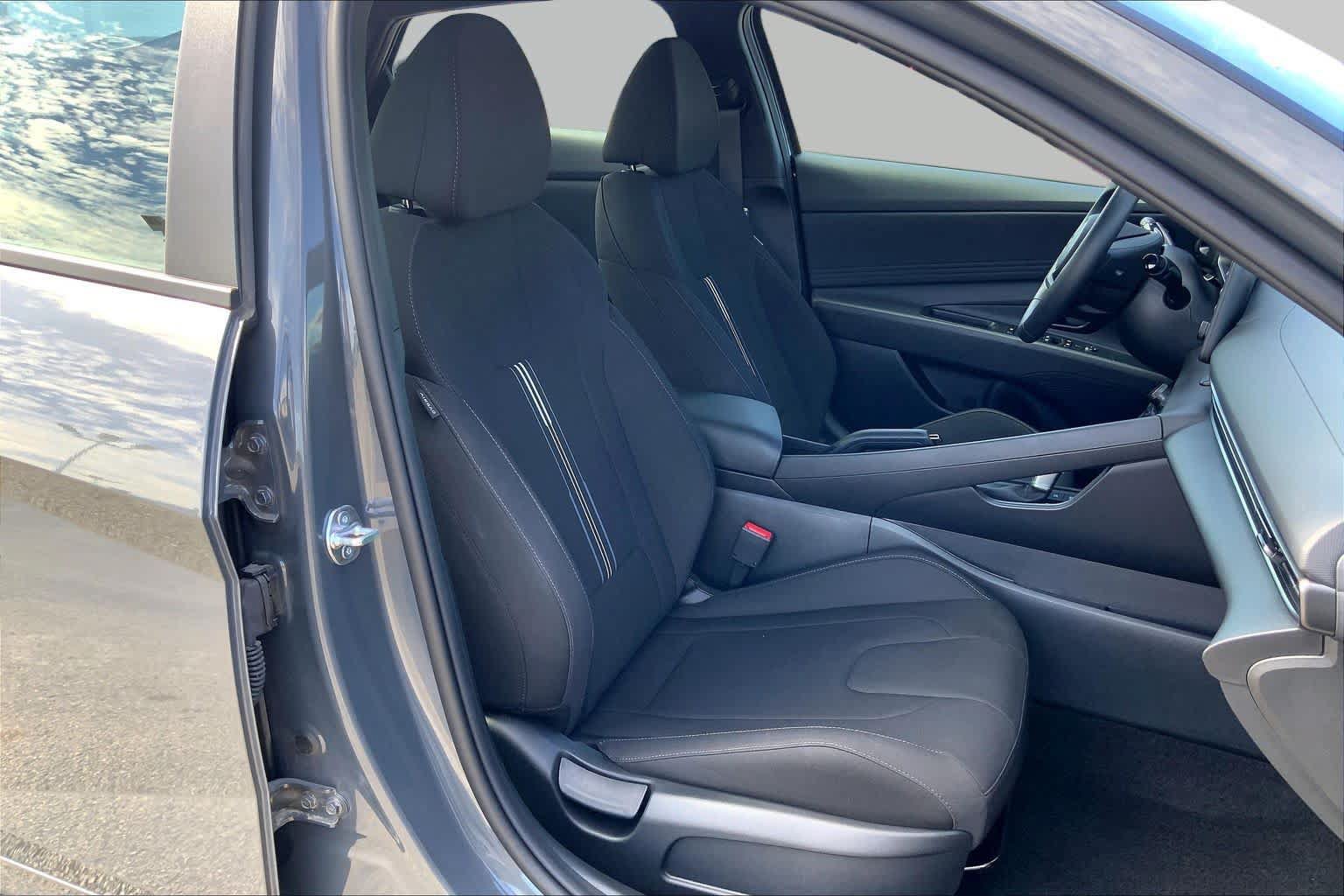 Used 2026 Hyundai Elantra Sport FWD image 7