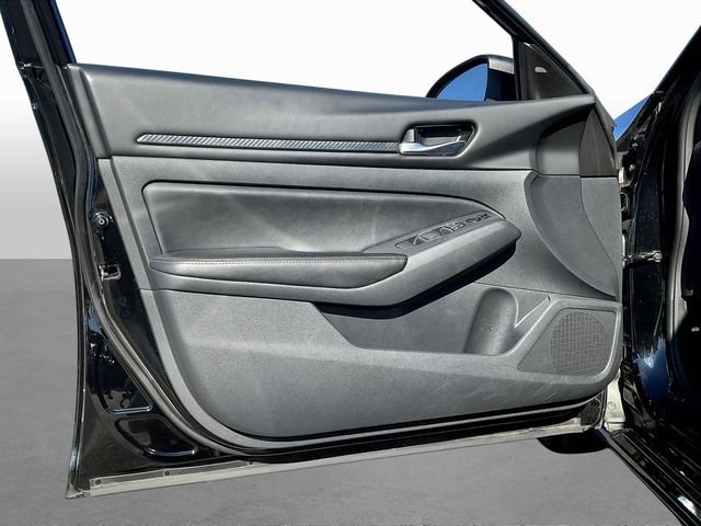 Used 2025 Nissan Altima 2.5 SV FWD image 21