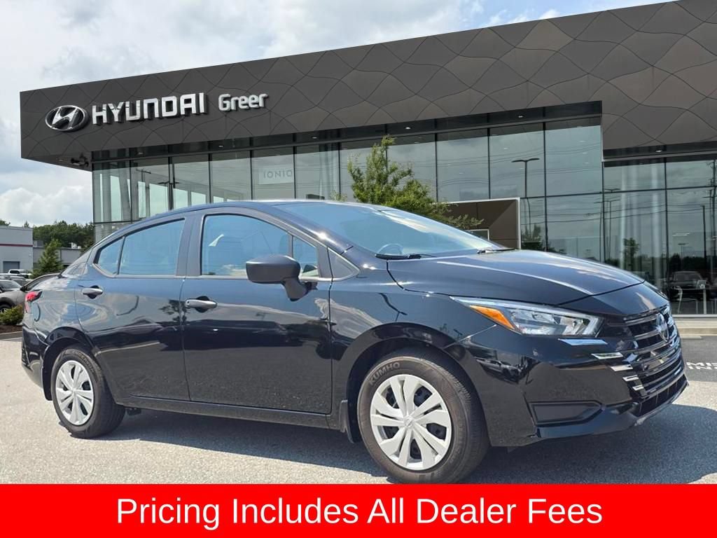 Used 2025 Nissan Versa S FWD image 1