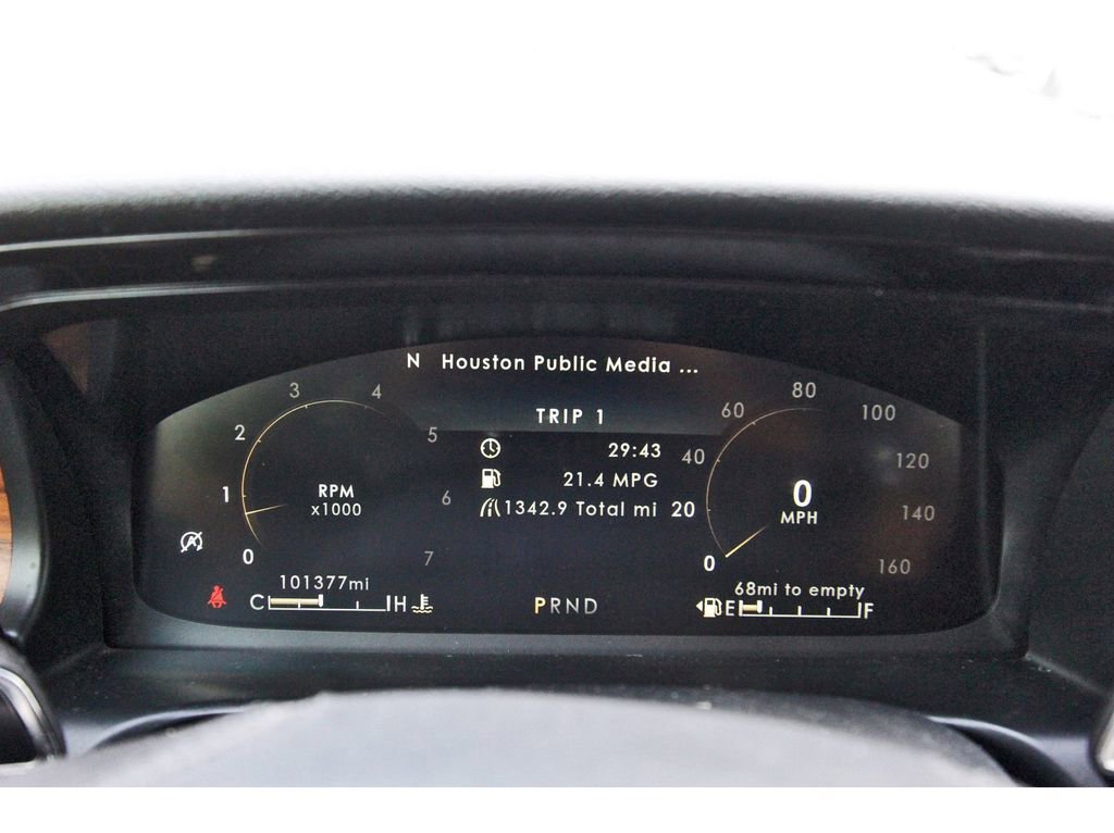 Used 2020 Lincoln Aviator Reserve w/ Equipment Group 202A image 6