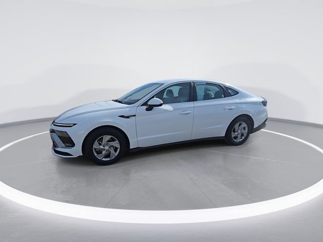 Used 2025 Hyundai Sonata SE FWD image 4